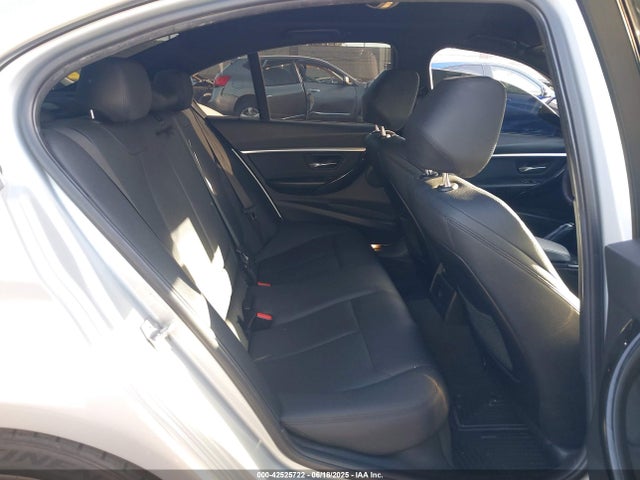 WBA8B9G32HNU56014 BMW 2017