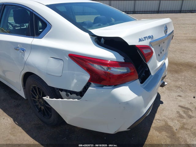 1N4AL3AP3JC179391 Nissan 2018
