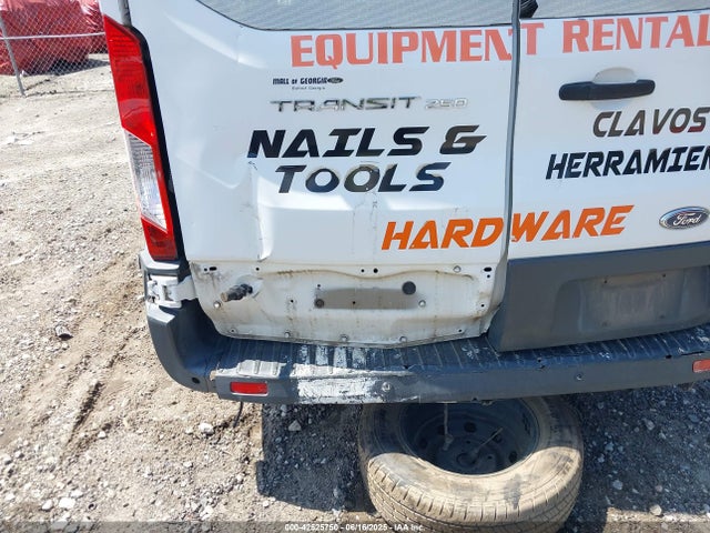 1FTNR2CM1FKA00768 Ford 2015