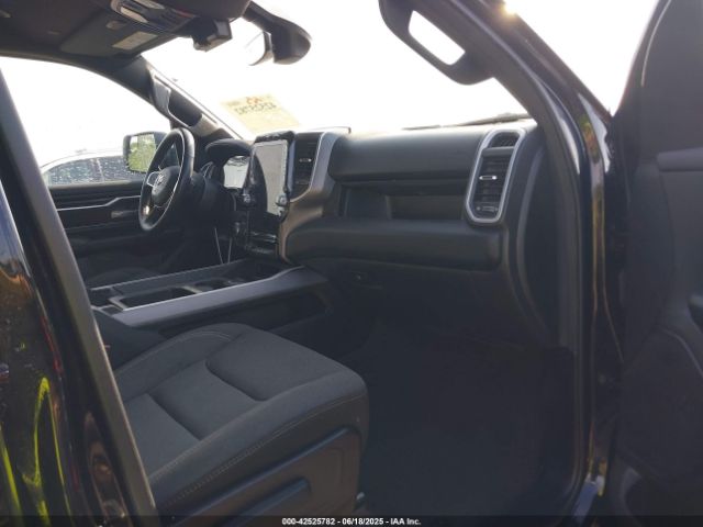 2023 RAM 1500 1C6RREMT2PN664903 Photo 4