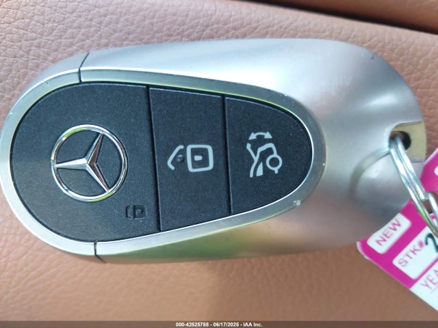 W1NKM4HB0PU016687 Mercedes-Benz m254