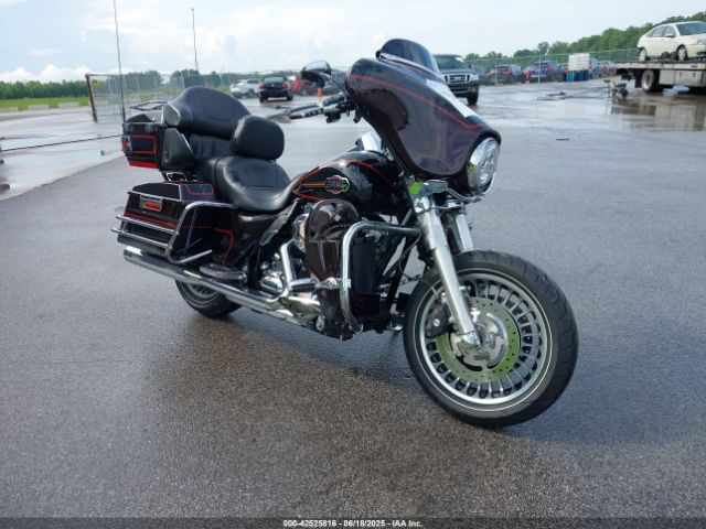2011 HARLEY-DAVIDSON FLHTCU 1HD1FC419BB669977 Photo 1