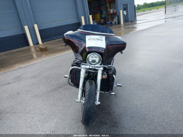 2011 HARLEY-DAVIDSON FLHTCU 1HD1FC419BB669977 Photo 4