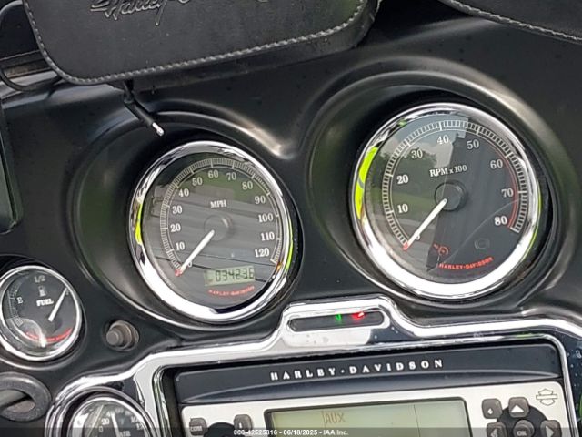 2011 HARLEY-DAVIDSON FLHTCU 1HD1FC419BB669977 Photo 6