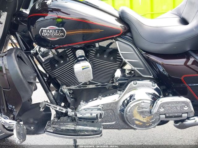 2011 HARLEY-DAVIDSON FLHTCU 1HD1FC419BB669977 Photo 7
