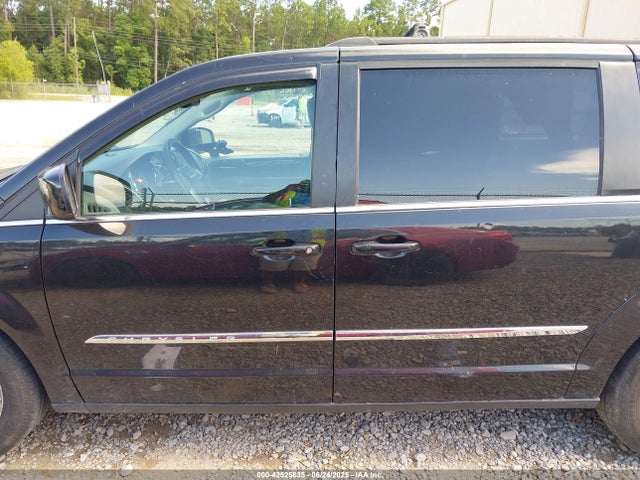 2C4RC1BG2GR297366 Chrysler Town and Country