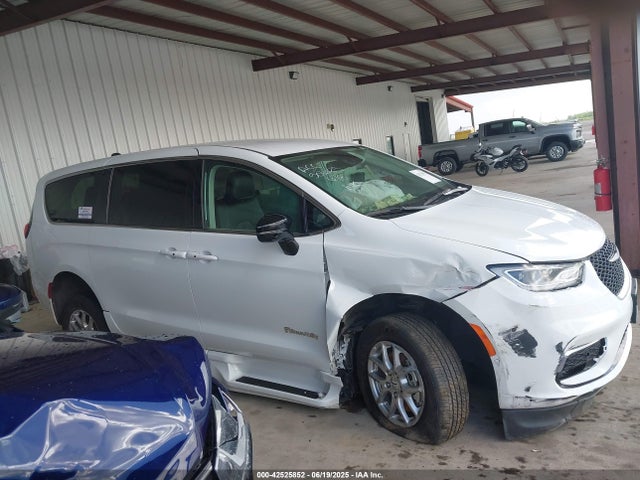 2C4RC1BG1RR120665 Chrysler 2024