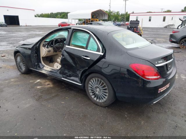 2015 MERCEDES-BENZ C 300 55SWF4KB0FU047889 Photo 2