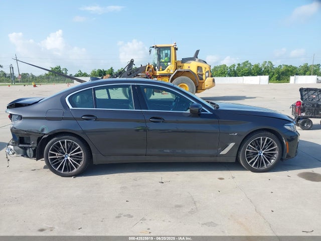 BMW 530e 2022 WBA13AG02NCH64896 Image 13