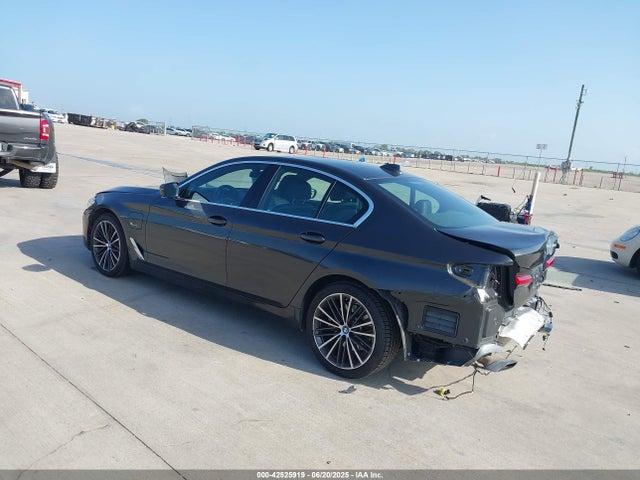 BMW 530e 2022 WBA13AG02NCH64896 Image 3