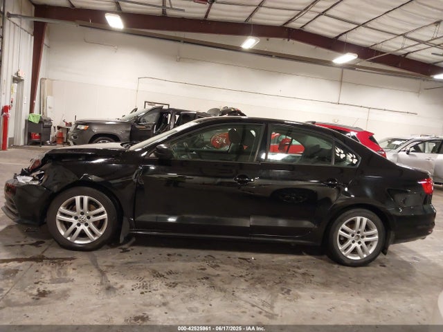3VW2K7AJ4FM243087 Volkswagen 2015