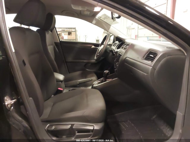 3VW2K7AJ4FM243087 Volkswagen 2015