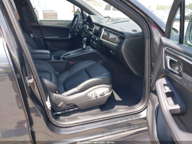 2020 PORSCHE MACAN WP1AG2A59LLB56061 Photo 4