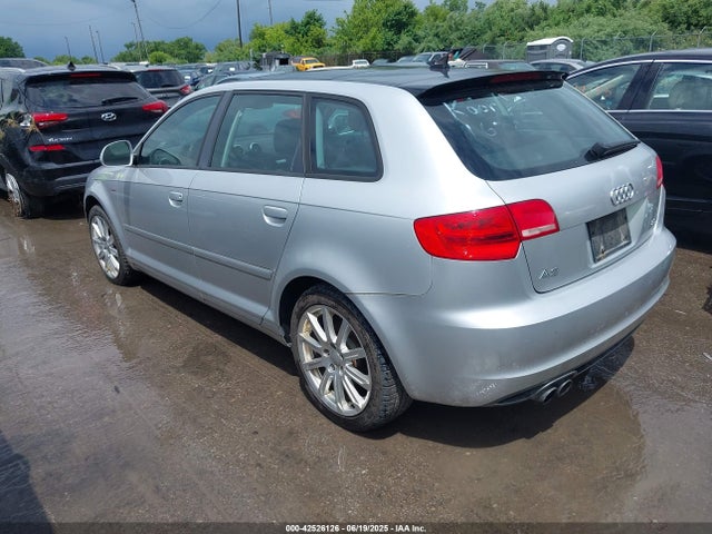 2010 AUDI A3 WAUKEAFM6AA101658 Photo 2