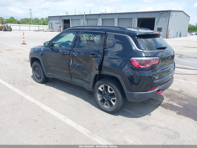 3C4NJDDB1JT308207 Jeep 2018