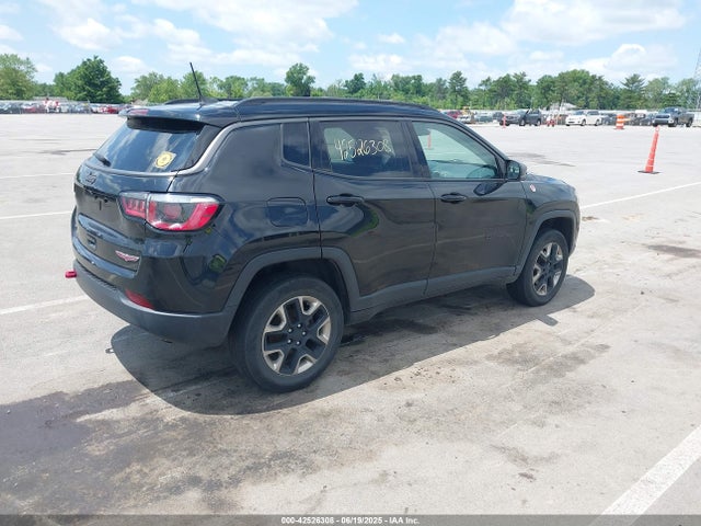 3C4NJDDB1JT308207 Jeep 2018