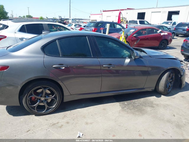 ZARFAEEN5H7529025 Alfa Romeo giulia (952)