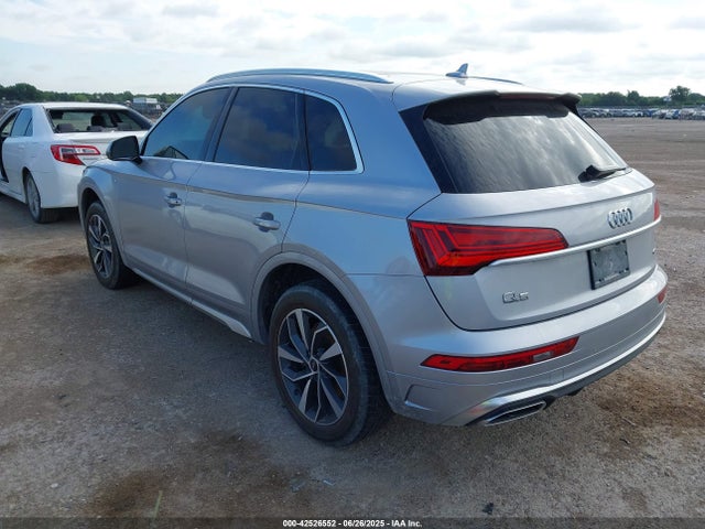 2022 AUDI Q5 WA1GAAFY0N2052992 Photo 2