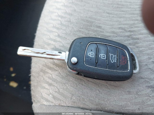 5XYZTDLB4HG438951 Hyundai Santa Fe Sport 2.4l