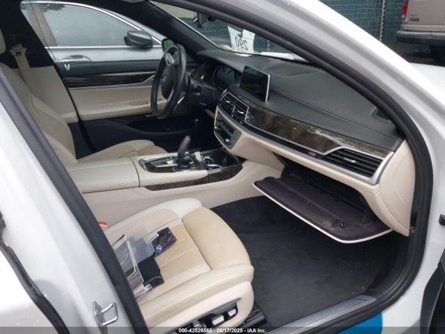 WBA7E2C58HG740141 BMW 740I