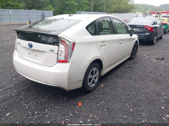 JTDKN3DU5E1764274 Toyota Prius Three