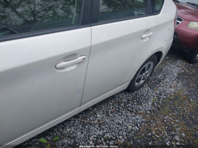 JTDKN3DU5E1764274 Toyota Prius Three