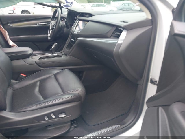 2017 CADILLAC XT5 1GYKNDRS8HZ256703 Photo 4