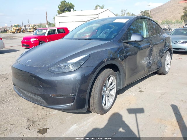 2024 TESLA MODEL Y 7SAYGDEEXRF061352 Photo 1