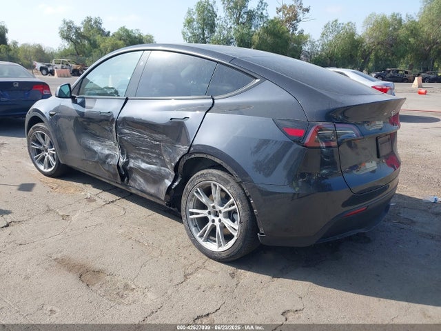 2024 TESLA MODEL Y 7SAYGDEEXRF061352 Photo 2