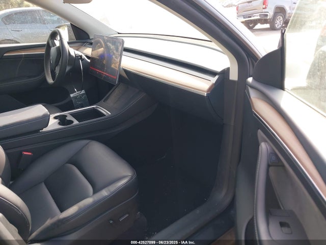 2024 TESLA MODEL Y 7SAYGDEEXRF061352 Photo 4