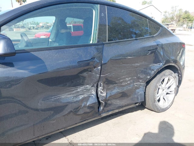 2024 TESLA MODEL Y 7SAYGDEEXRF061352 Photo 5