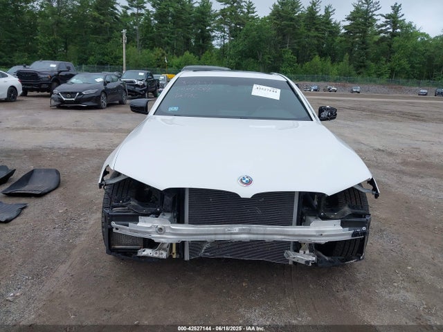 WBAJE7C54JWD52843 BMW 540I