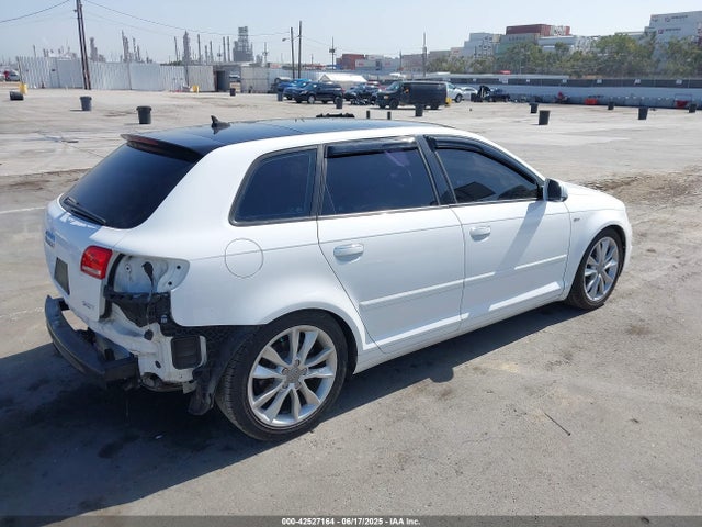 2013 AUDI A3 WAUBEAFMXDA009876 Photo 3