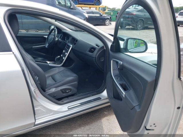 2016 VOLVO S60 YV126MFK8G2406947 Photo 4