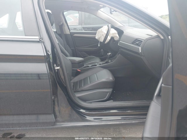 3VWC57BU5MM008733 Volkswagen tsi