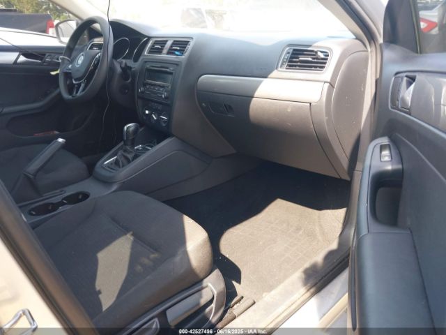 3VWD17AJ0FM271660 Volkswagen Jetta