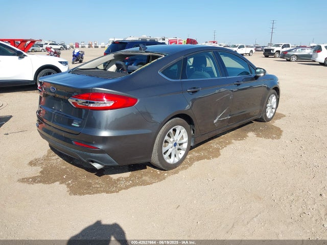 3FA6P0HD2KR238924 Ford 2019