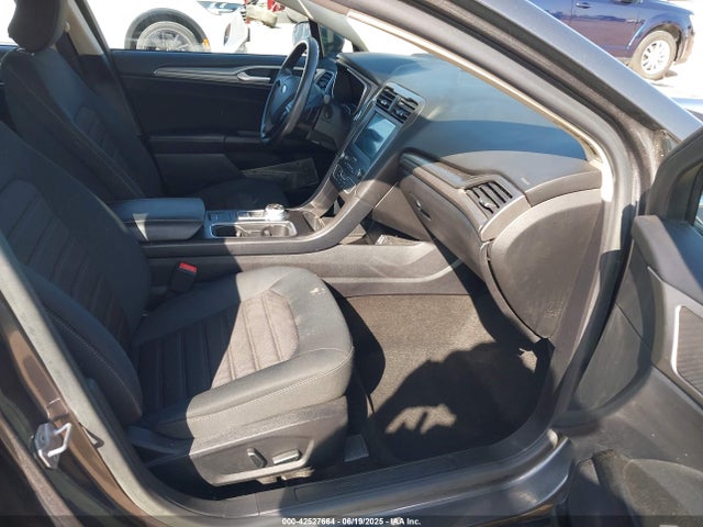 3FA6P0HD2KR238924 Ford 2019