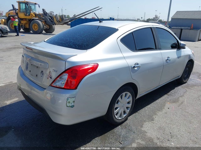 3N1CN7APXJK407372 Nissan 2018