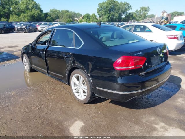 2015 VOLKSWAGEN PASSAT 1VWCV7A31FC071700 Photo 2
