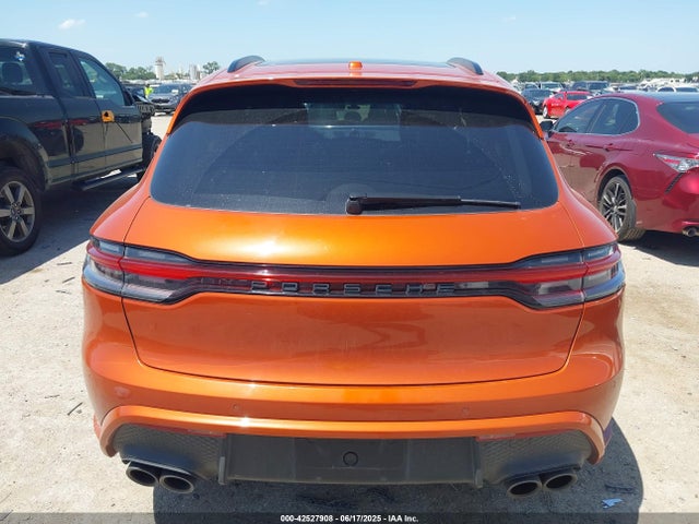 Porsche Macan 2023 WP1AA2A56PLB14311 Image 16