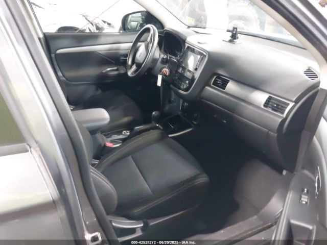 2018 MITSUBISHI OUTLANDER JA4AZ3A33JJ005042 Photo 4