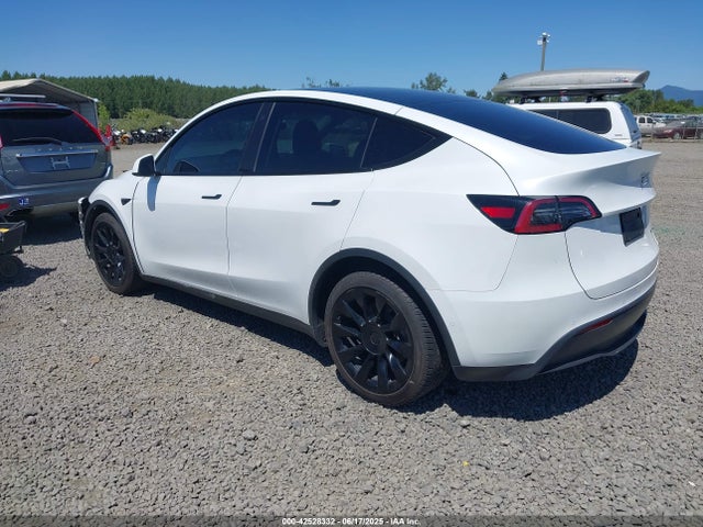 2022 TESLA MODEL Y 7SAYGDEEXNF401870 Photo 2