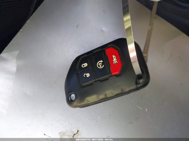 1C6JJTAG9ML506033 Jeep 2021