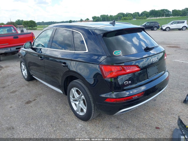2019 AUDI Q5 WA1ANAFY6K2119715 Photo 2