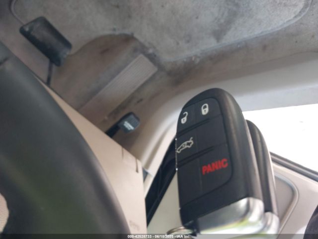 2013 CHRYSLER 300 2C3CCAAG3DH743912 Photo 10