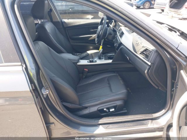2018 BMW 320I WBA8A9C5XJAH13883 Photo 4