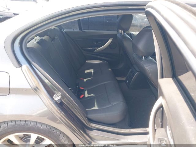 2018 BMW 320I WBA8A9C5XJAH13883 Photo 7