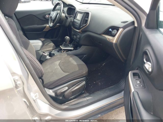 2017 JEEP CHEROKEE 1C4PJMCB0HW632246 Photo 4