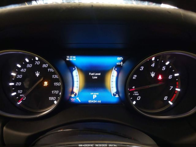 2017 MASERATI LEVANTE ZN661XUL4HX254428 Photo 6